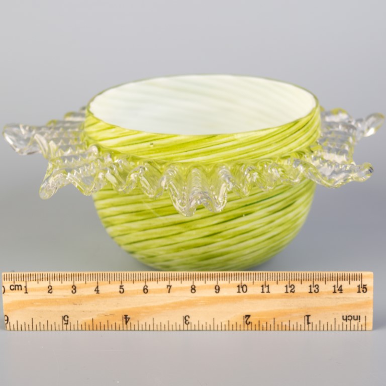 Antique Reeded Studio Glass Bowl - Antique Auctions America