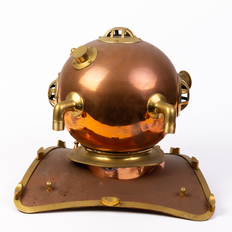 Us Navy Brass & Copper Mark V Deep Diving Sea Helmet - Antique Auctions ...